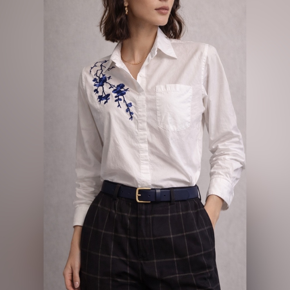 🛑 6/$25 Love and Other Things Button Down Shirt size small